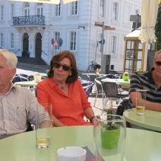 Treffen am Schlossplatz 11