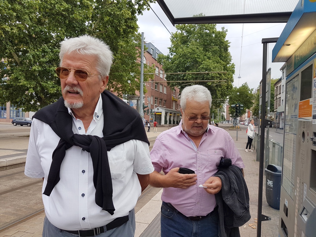 21.07.18 - 13.08.52 - Haltestelle Landwehrplatz.jpg