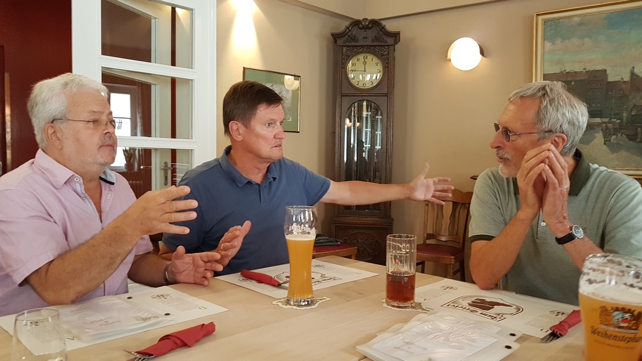 21.07.18 - 18.53.38 - Stiefelsaal Abendessen.jpg