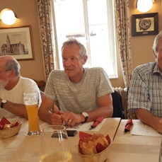 21.07.18 - 19.05.26 - Stiefelsaal Abendessen.jpg