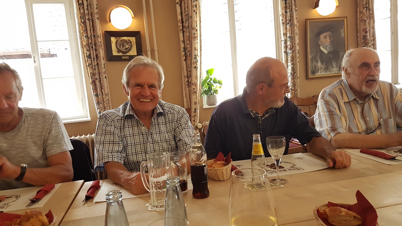 21.07.18 - 19.05.30 - Stiefelsaal Abendessen.jpg