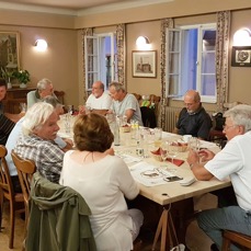 21.07.18 - 21.47.12 - Stiefelsaal Abendessen.jpg