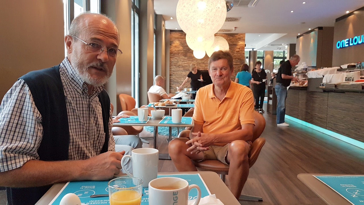 22.07.18 - 09.35.48 - MotelOne Frühstück.jpg