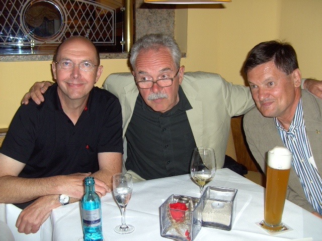 Raimund mit 2 Volkers.jpg