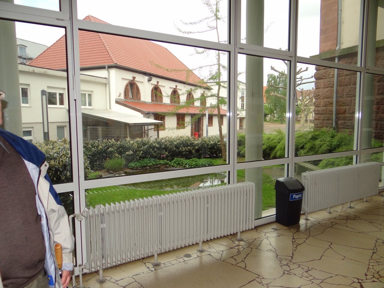 Eingang zum Neubau 2