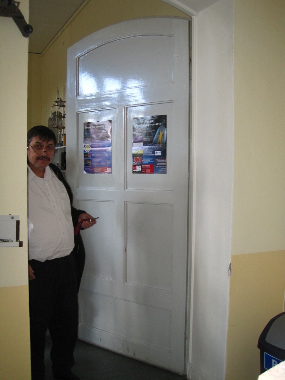 Tür zum Physiksaal