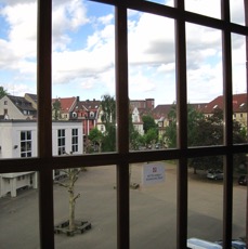 Blick aus dem grossen Flurfenster